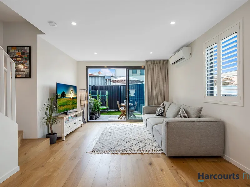 Luxe Lifestyle in Mckinnon Secondary Zone