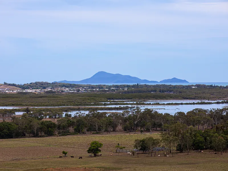 Dream Acreage With Views of the Mackay and Whitsundays