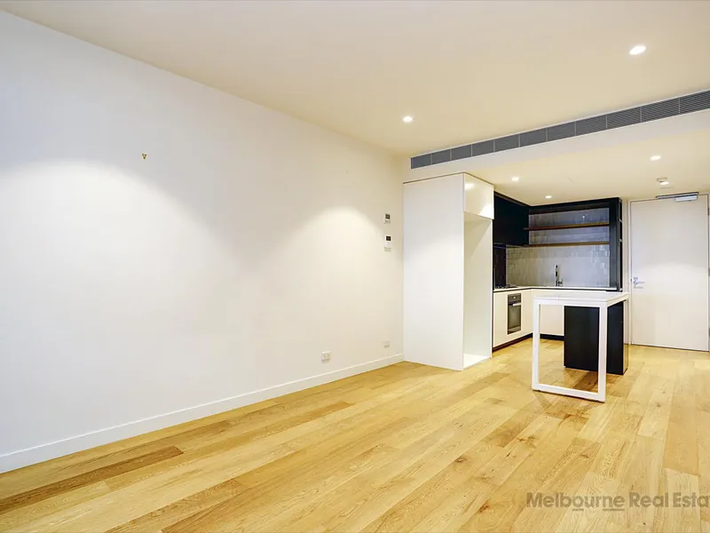 Trendy Modern Living in the Heart of Smith Street