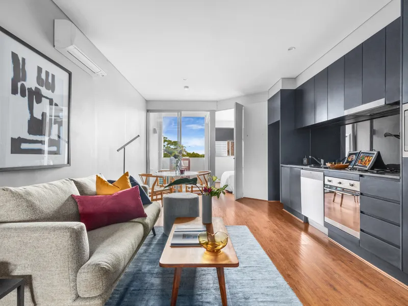 Boutique style and city views in Casa on King