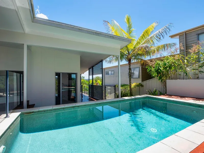 Flawless entertainers home boasts sweeping views