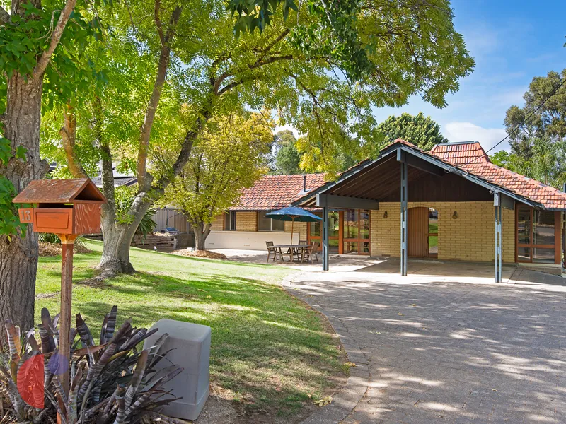 SUBSTANTIAL 1970 RESIDENCE ON HUGE ALLOTMENT WITH OUTSTANDING VALLEY VIEWS