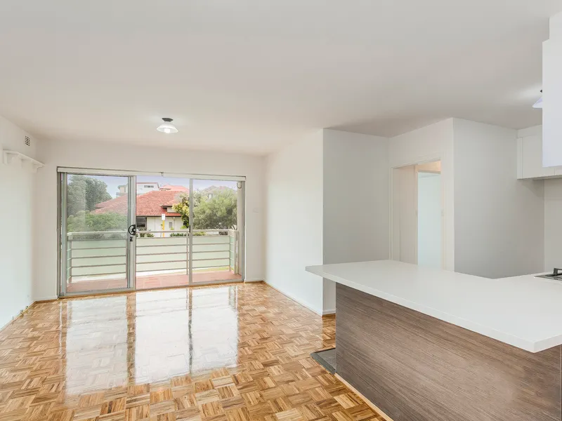 RENOVATED Cottesloe Apartment