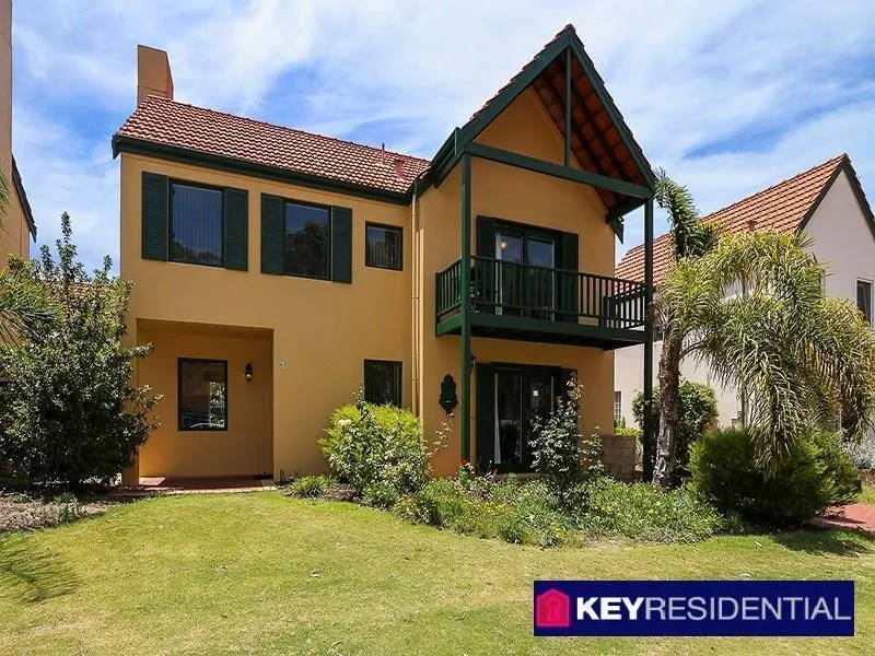 3 x 2 DOUBLE STOREY HOUSE LOCATED ON JOONDALUP GOLF COURSE - FURNISHED