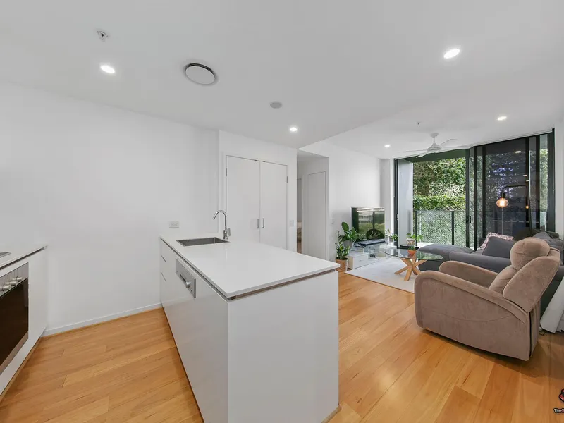 CAPRI LEVEL 18 - 2 BEDROOM 2 BATHROOM APARTMENT