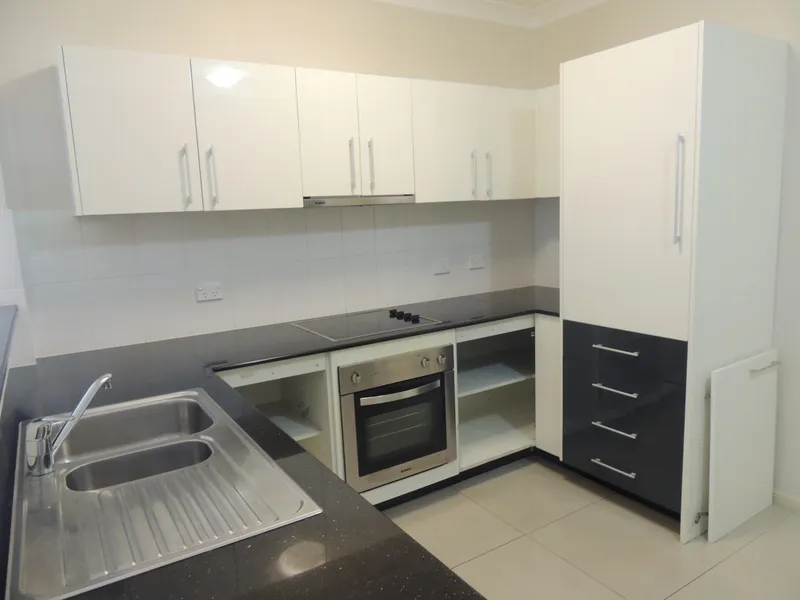 FIRST TO VISIT WILL TAKE IT!! Secure Unfurnished 2 Bedroom Modern Apartment