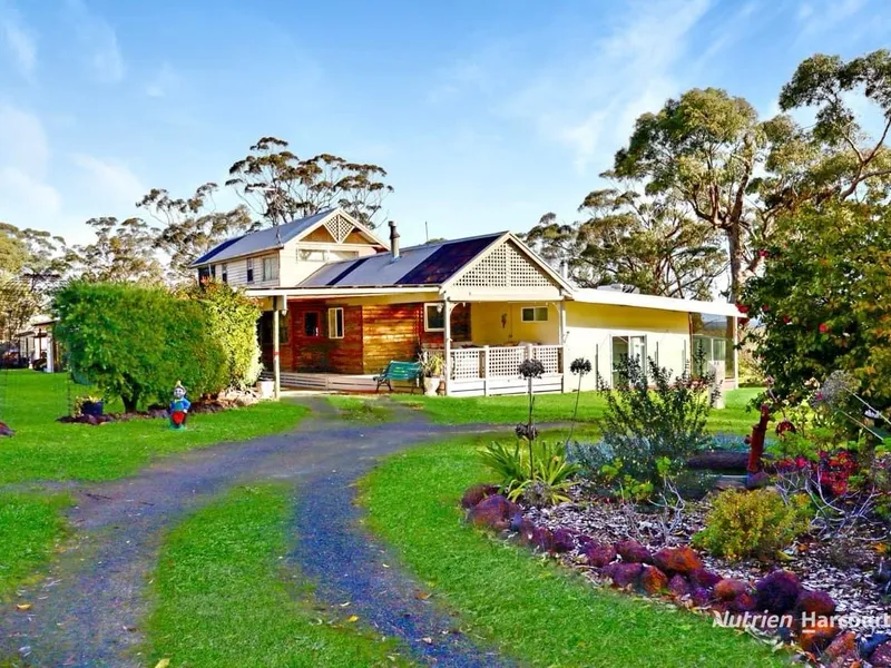 Ultimate off grid lifestyle property.