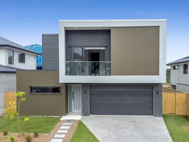 Brand new Luxury 5 Bedrooms Two story home in Beautiful lake side community.