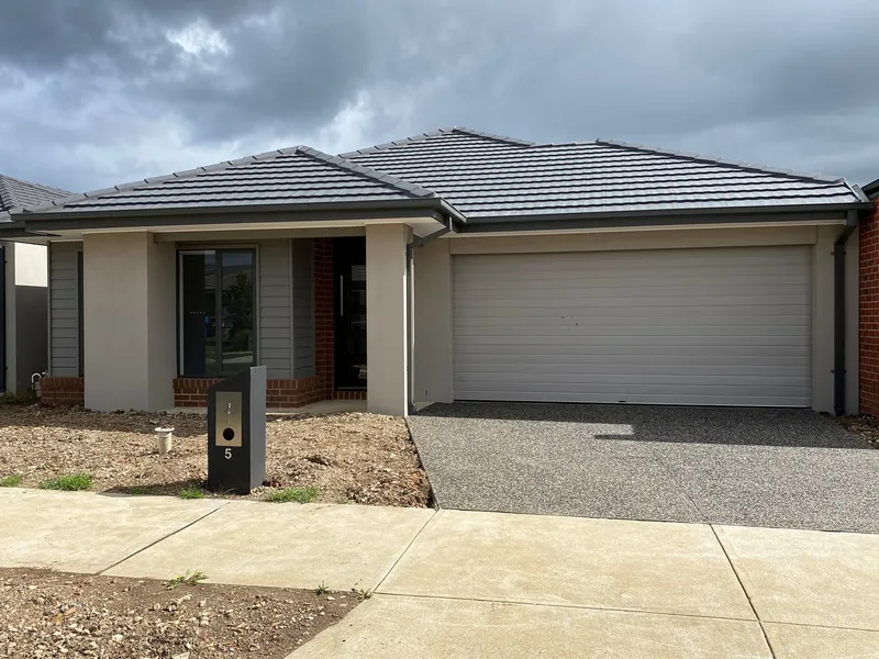 Brand New, Modern 4 Bedroom Home !!!