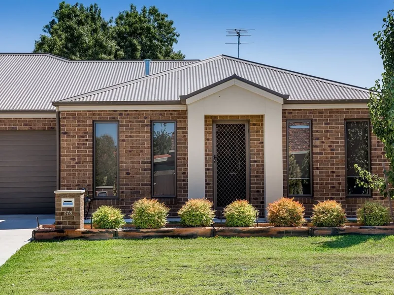 MODERN TWO BEDROOM TOWNHOUSE