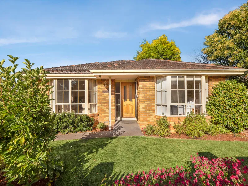 A single level star steps to Blackburn South Shopping Centre