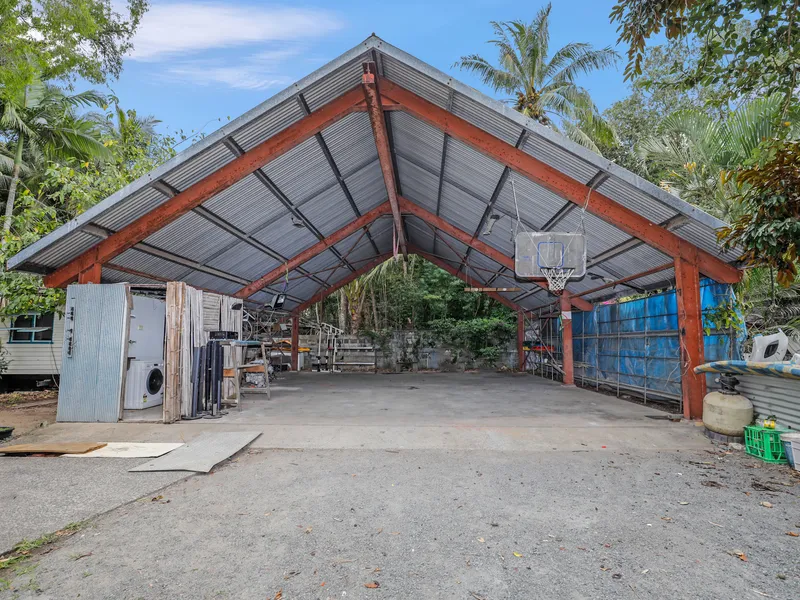 MACHANS BEACH - LOOK AT THIS!