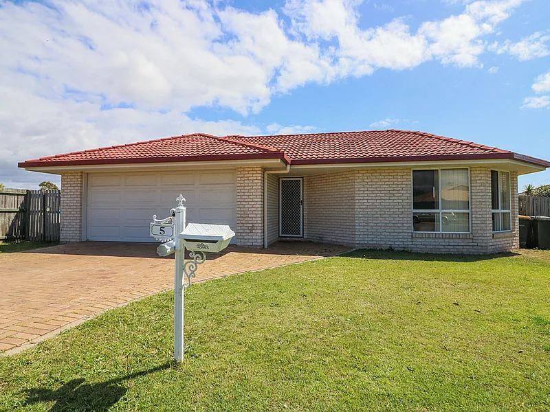 MODERN BRICK FAMILY HOME
