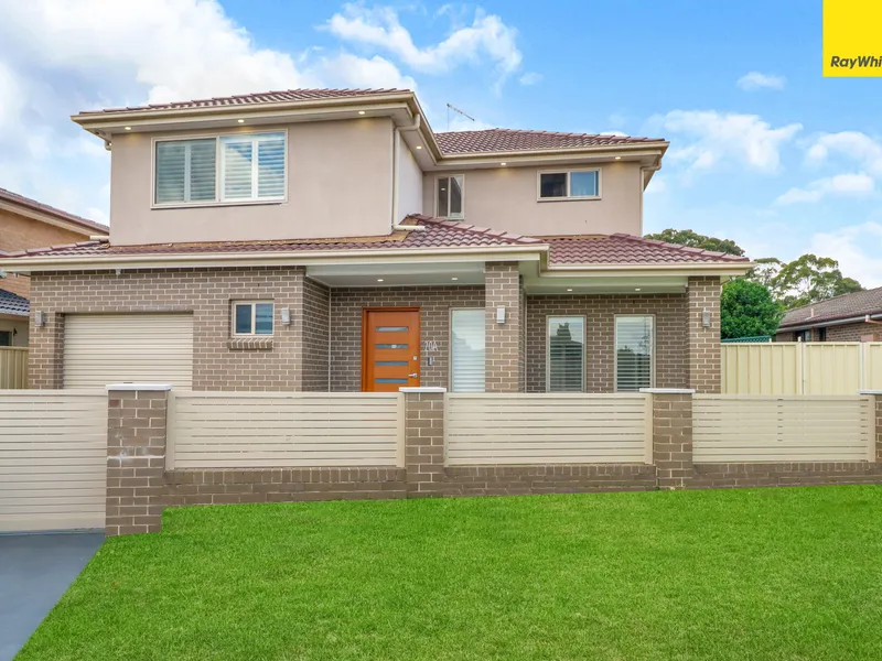 BEAUTIFULLY PRESENTED FOUR BEDROOM HOME IN THE HEART OF ST CLAIR!