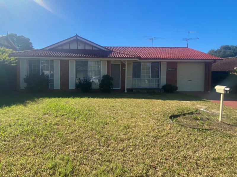 3 Bedroom Brick Family Home!