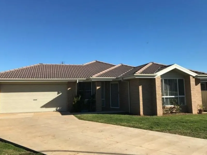 4 Bedroom home in Oxley Vale