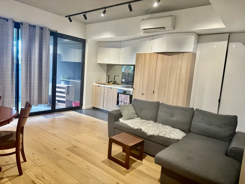 One bedroom apartment at the central Box Hill