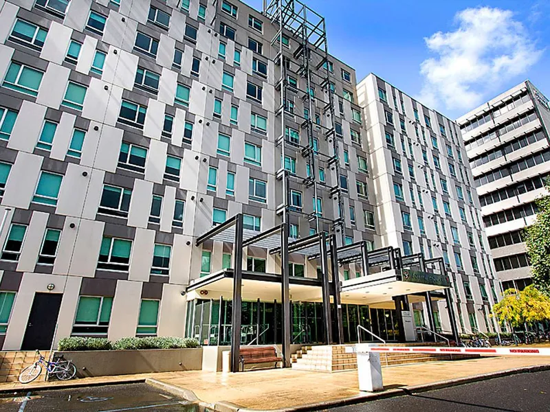 Furnished 2 bedroom with study and parking!