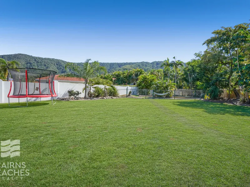 NOTHING TO DO BUT ENJOY on 1114m2 & SIDE ACCESS!