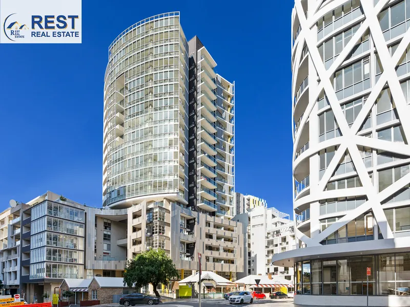 Gorgeous 2 Bedroom on High Floor 