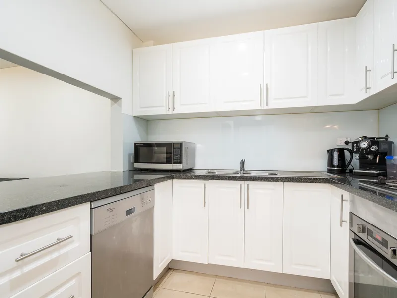 RENOVATED UNIT IN A GREAT LOCATION - OPEN TO VIEW SATURDAY 2-2.30PM