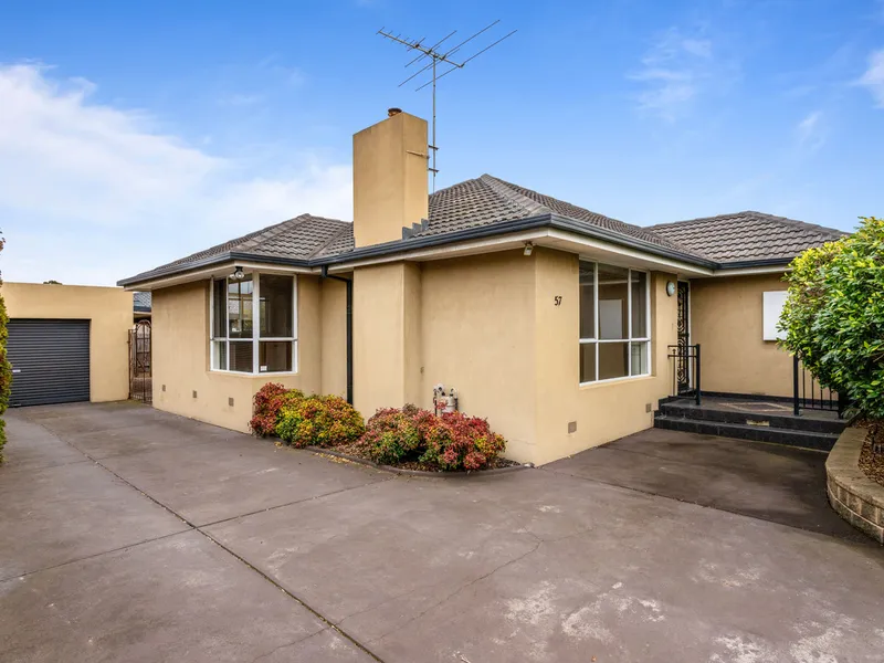 Spacious Home and Superb Location in Keilor East