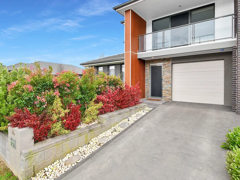 Modern and well-presented three-bedroom home with peaceful mountain outlook