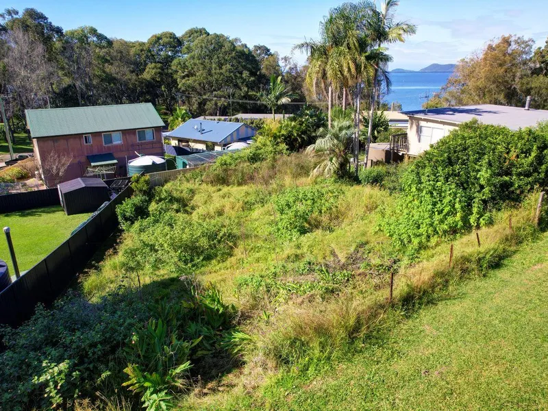 LAND 100 METRES FROM BEAUTIFUL WALLIS LAKE