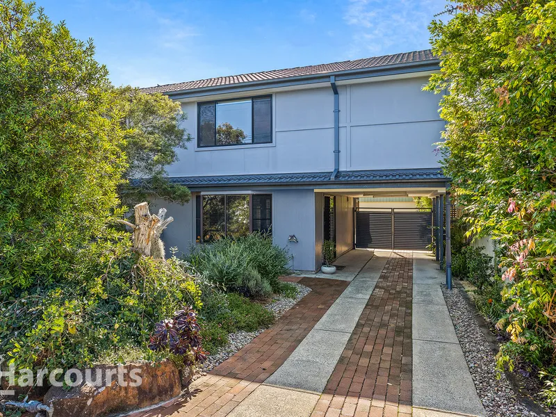 Humble family sanctuary in idyllic lifestyle pocket!