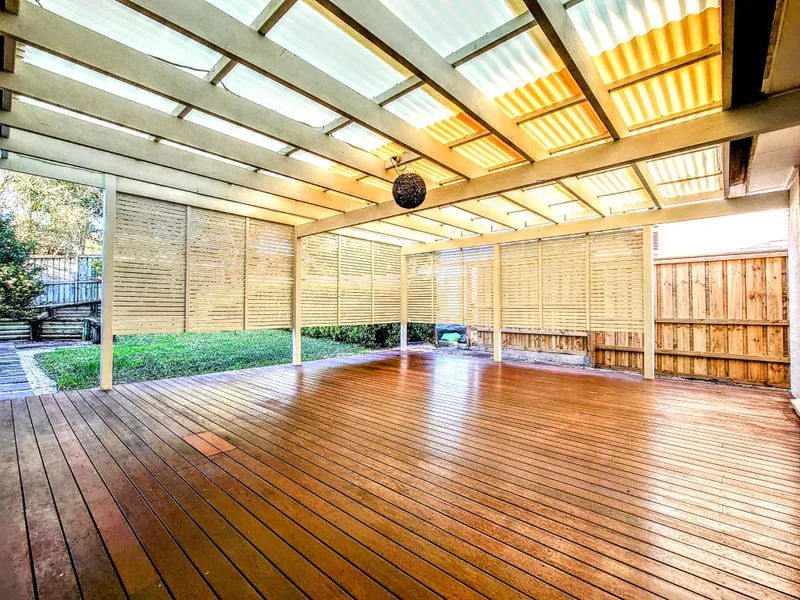 Great Location! Mins away from Bella Vista Metro Station and Schools.