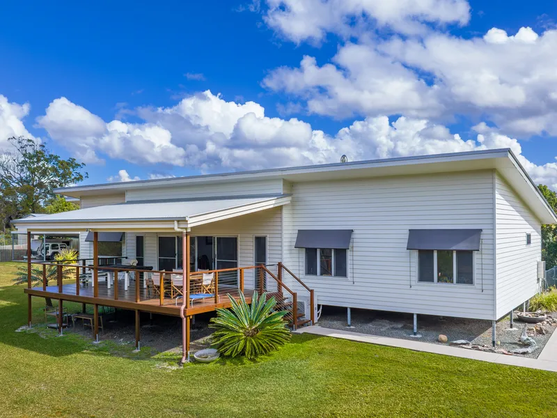 Spacious Family Home on a Rare Large Block in Tin Can Bay