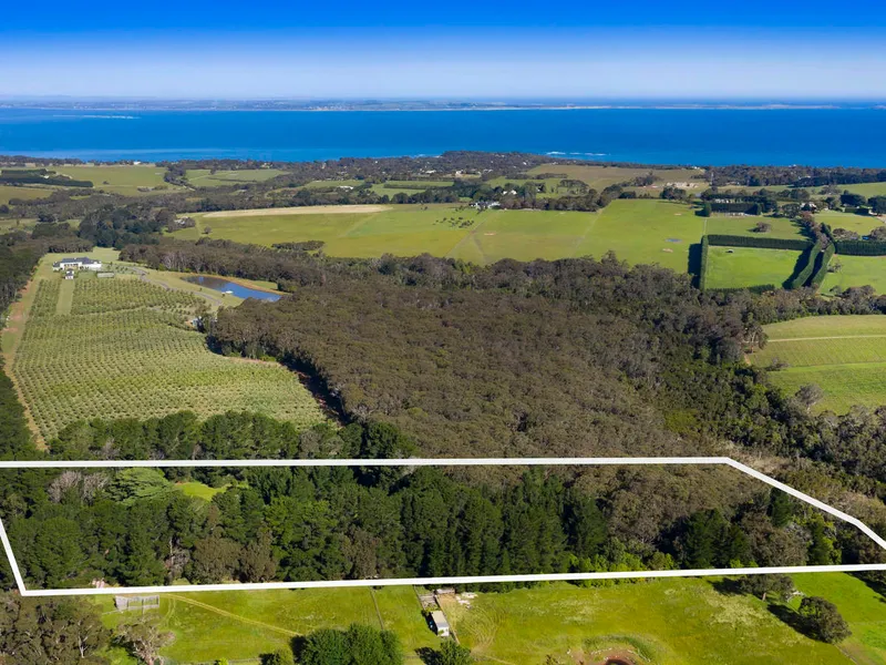 Escape to rural Mornington Peninsula - a visionary opportunity on acreage
