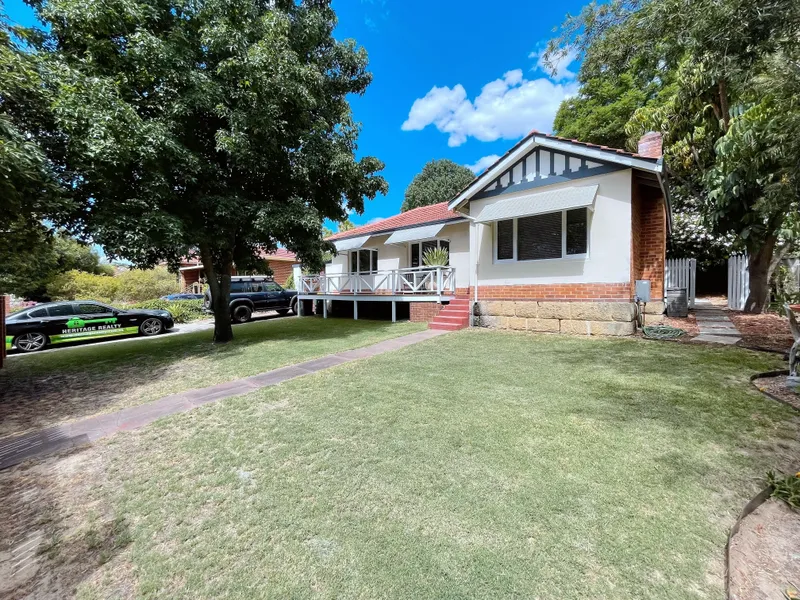 Charming 3 x 1 Lawn Mowing and Gardening Included