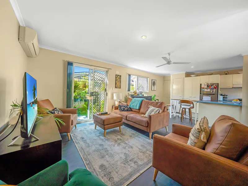 ONLY ONE STREET FROM THE WATER