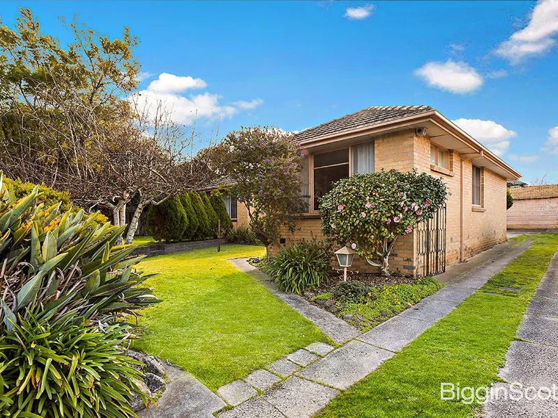 Inviting 3 Bedroom Abode in a Quiet Corner of Mount Waverley