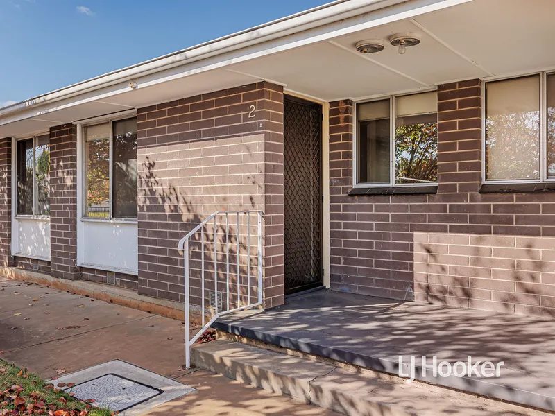 Easy Low Maintenance Living Just Minutes to CBD