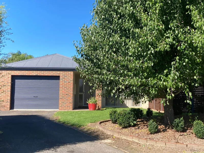 2 BED TOWN HOUSE IN EASTWOOD