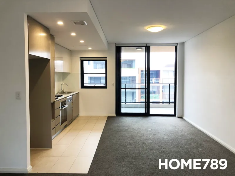MODERN TWO BEDROOM IN CROWLE ESTATE