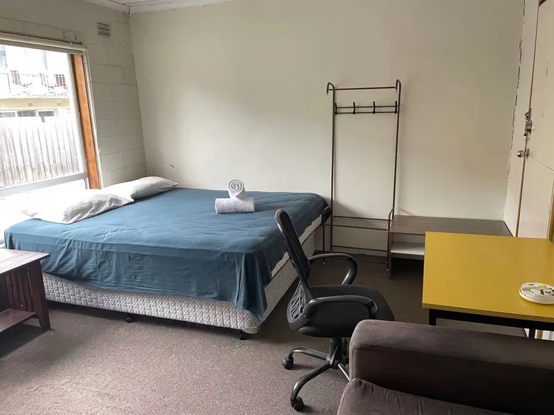 king  Bed Studio For Rent