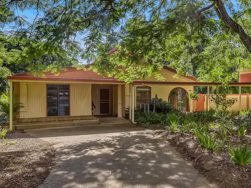 LEASED ON FIRST INSPECTION - IMPRESSIVE LARGE FAMILY HOME AT GREAT VALUE!