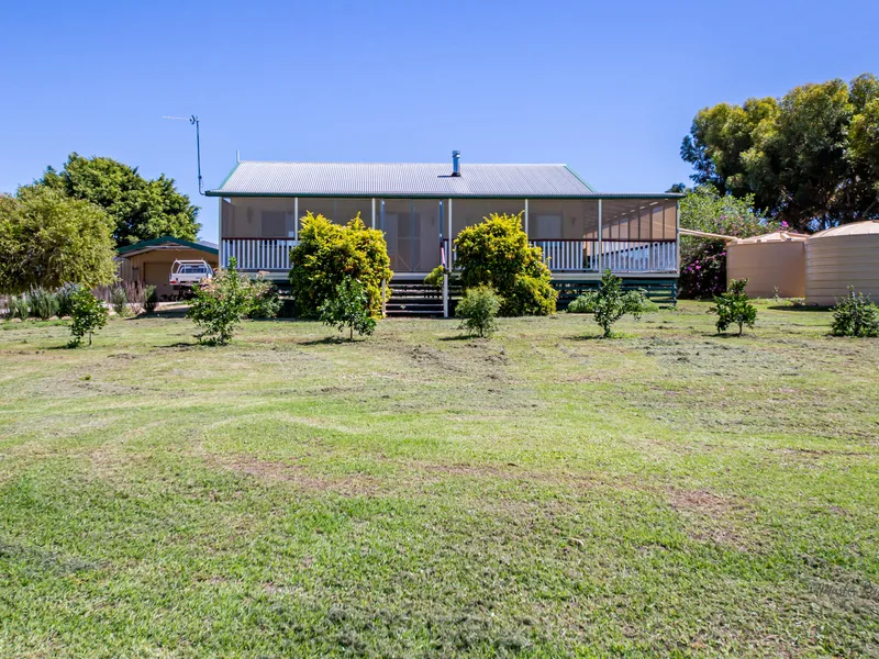 Beautiful small acreage home in popular estate!