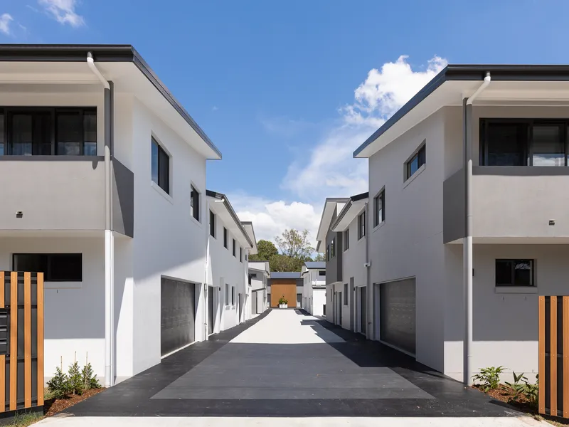 3 Bedroom 2 carpark Townhouse available Now