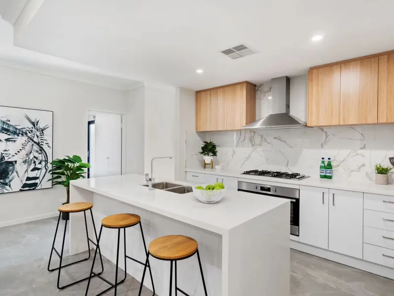 Prime location for in SCHOOL ZONE under offer by HONSUN REALTY !