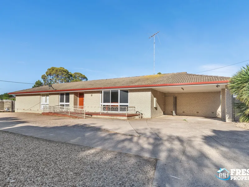 8 Bedrooms & Fully Furnished!