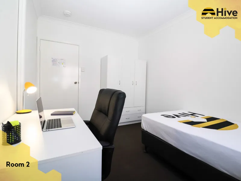 Fully Furnished Rooms w/ all bills included - Suitable for both Students & Young Professionals.