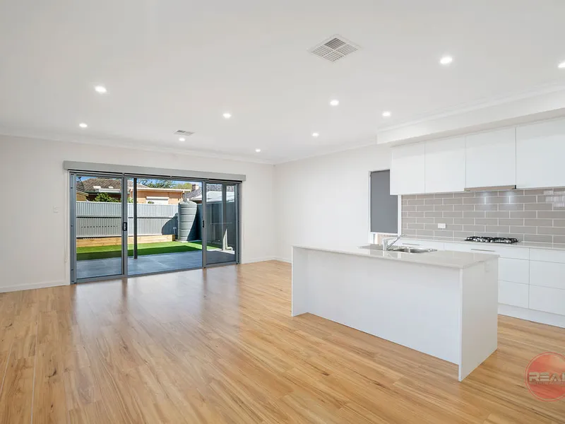 ULTRA MODERN WTH MEDIA ROOM/2ND LIVING PLUS STUDY, ALFRESCO ENTERTAINING