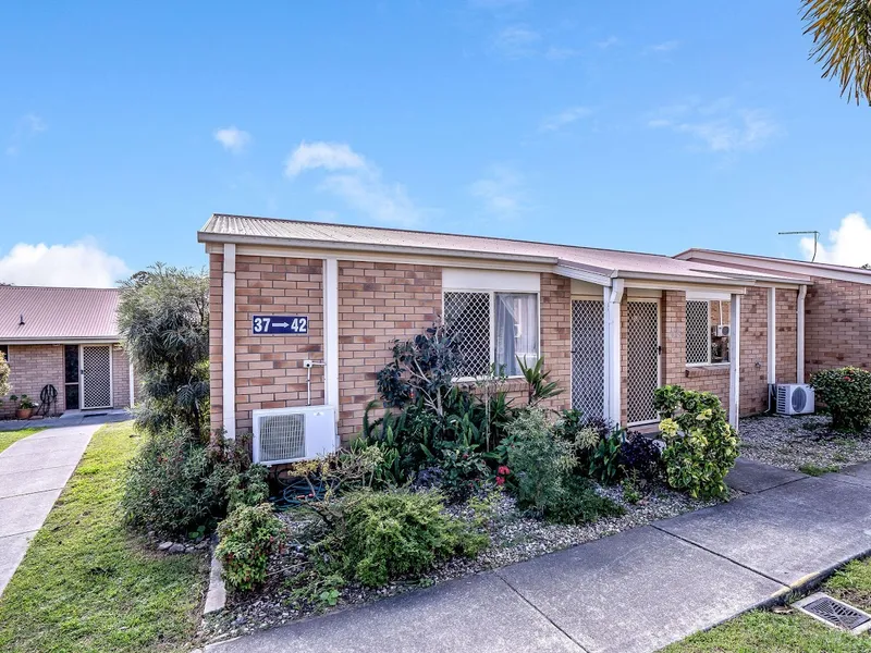 Beautifully Renovated and Full Size Kitchen
