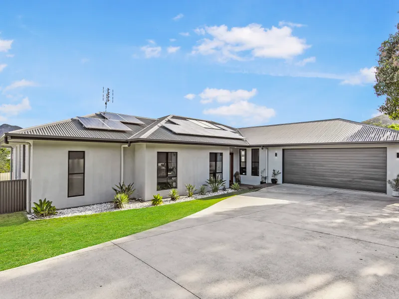 The Ideal Family Home with a Spectacular View!