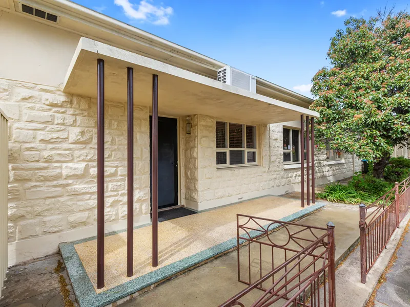 Spacious 3-Bedroom Home with Bonus 4th Bedroom or Study - Neat and Tidy Living!