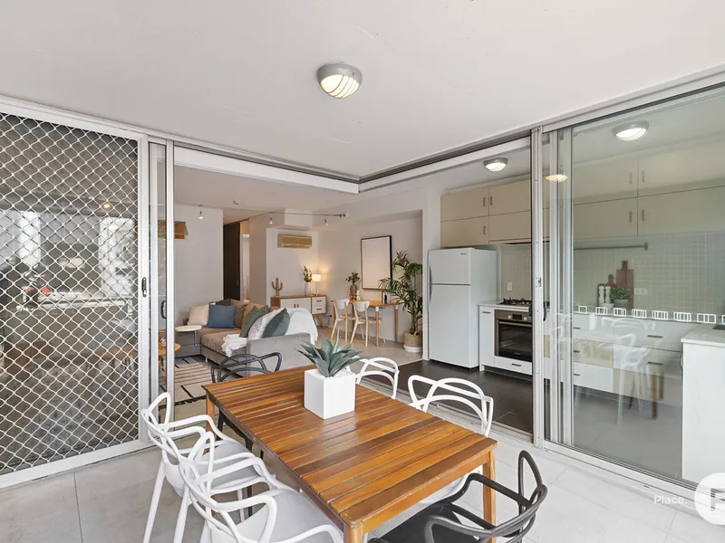 Beautiful two-bedroom apartment in central Fortitude Valley